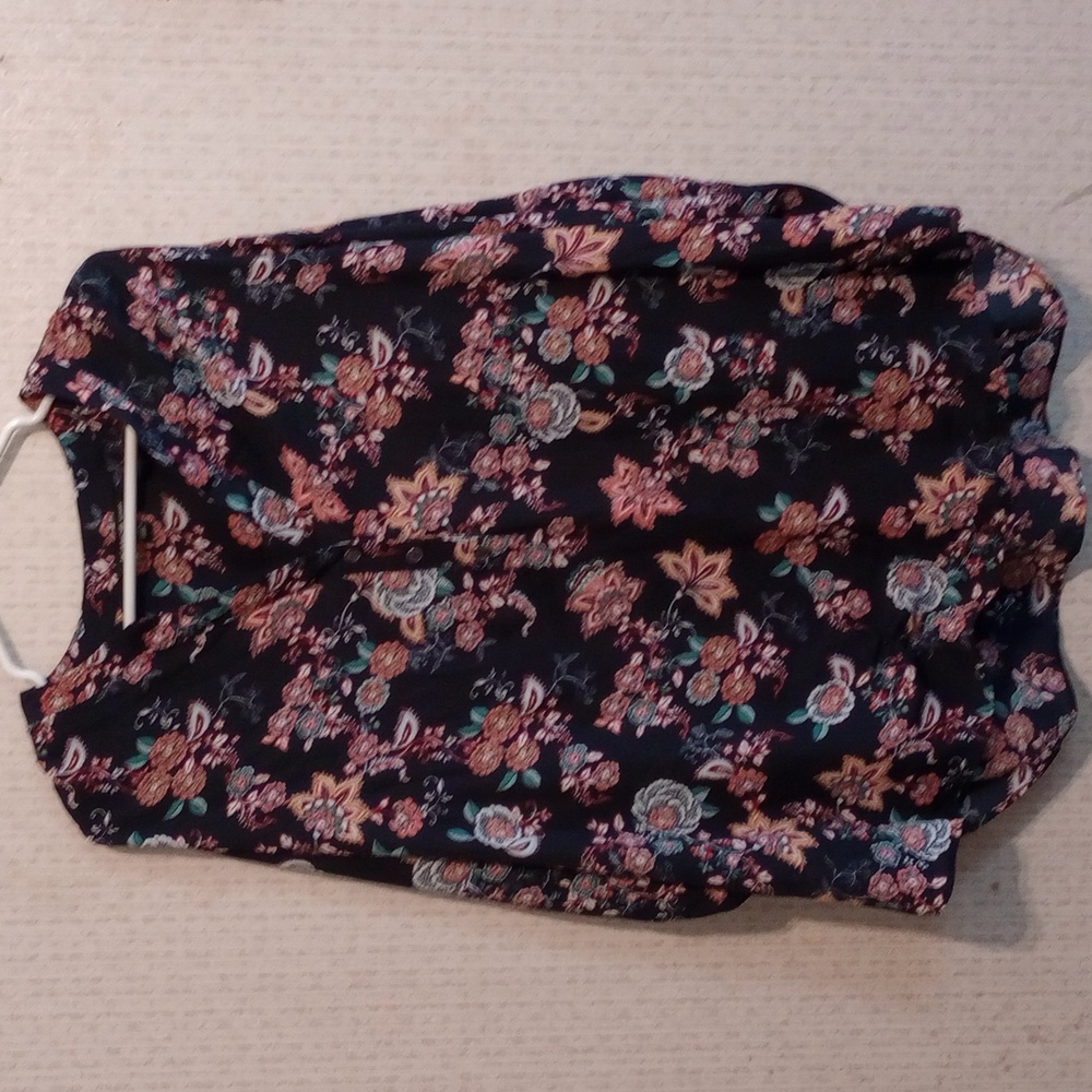 🎉HOST PICK X2🎉 Zac & Rachel Floral blouse